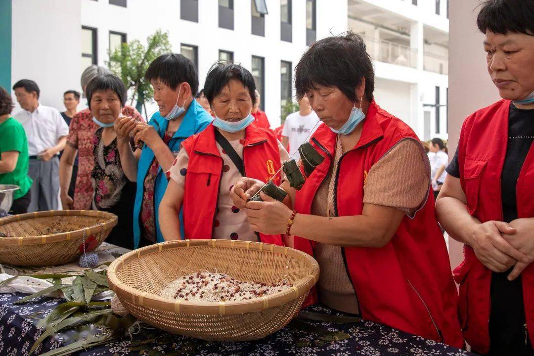 新澳门王中王100期期中,精选解析解释与落实